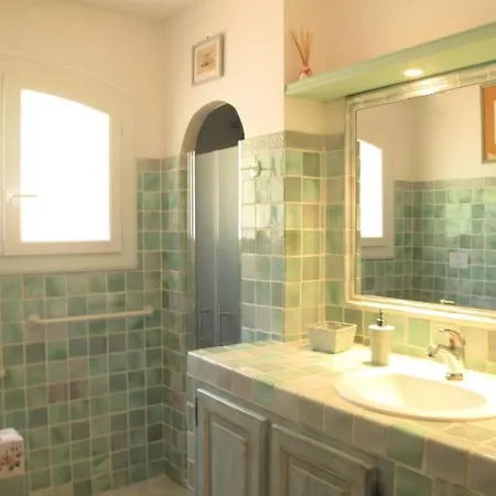 Saint-aygulf Sleeps 8 Pool Wifi بيت للعطل سانت أي جولف