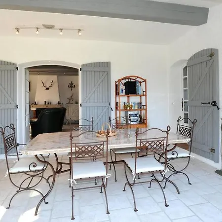Saint-aygulf Sleeps 8 Pool Wifi بيت للعطل سانت أي جولف