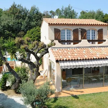 Nyaraló Saint-aygulf Sleeps 8 Pool Wifi *